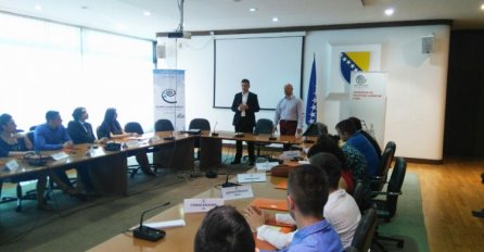 Magazinović i Čengić na Akademiji za političke lidere