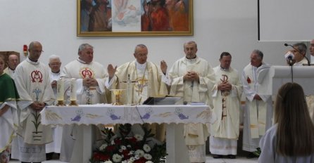 Proslava 40. obljetnice svečeništva mons. prof. dr. Topića i vlč. Grubešića