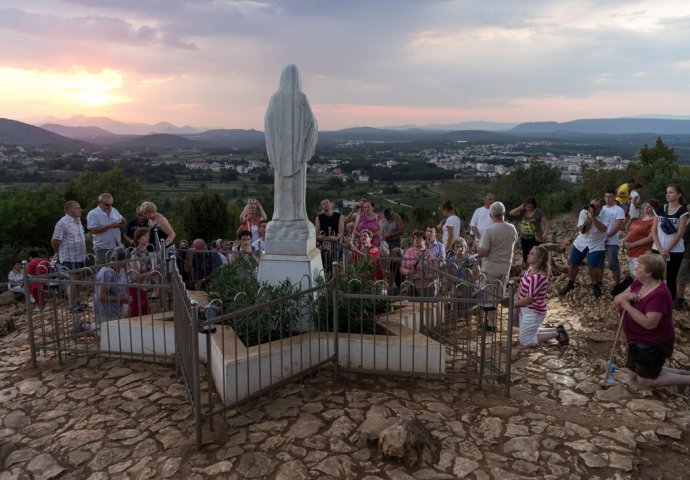 Međugorje - put od župe do svetišta