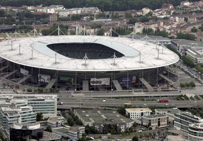 Nakon kontrolisane eksplozije u Parizu pred početak meča Francuska-Island, stadion otvoren