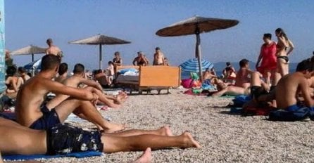 Zadranin donio krevet na gradsku plažu (FOTO)