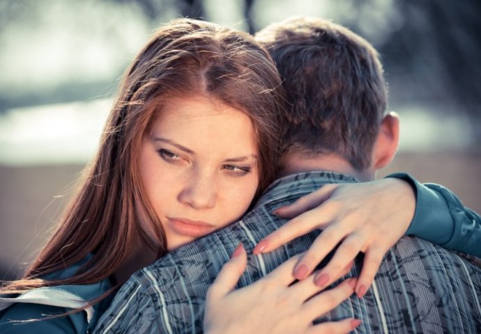 Zašto se dečki zaljubljuju brže, ali i više od djevojaka?