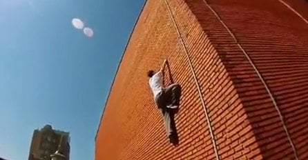 Spiderman postoji i živi u Rusiji: Ako nam ne vjerujete onda pogledajte ovaj snimak (VIDEO)