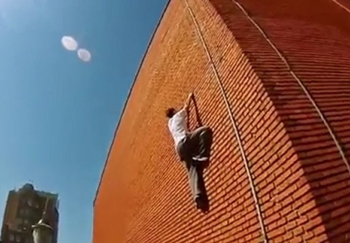 Spiderman postoji i živi u Rusiji: Ako nam ne vjerujete onda pogledajte ovaj snimak (VIDEO)