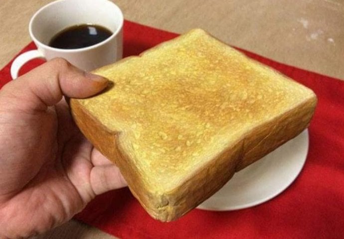 Mislite da je ovo običan tost? Ostat ćete šokirani kada bolje pogledate (FOTO) 