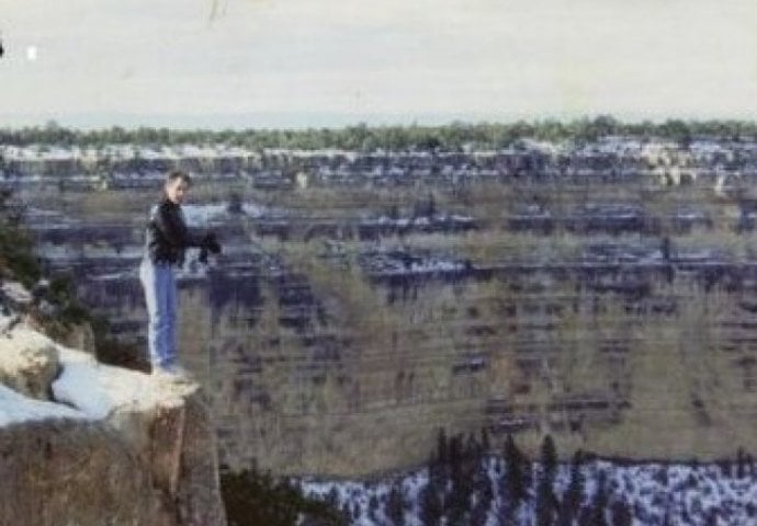 Na prvi pogled izgleda kao obična turistička fotografija, ali ona krije jezivu priču