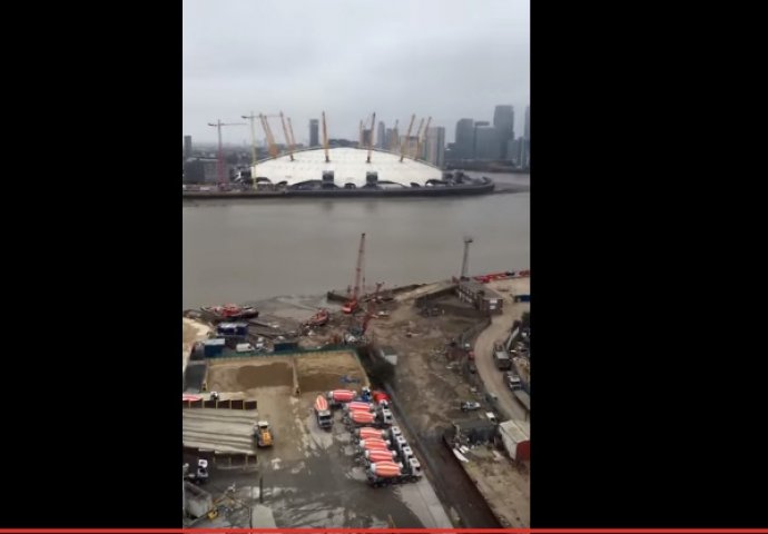 Slučajno je snimao rijeku u Londonu: Zaledio se kada je ugledao OVO (VIDEO) 