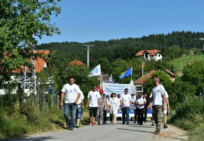 Potpredsjednica FBiH na čelu kolone Marša mira 'Nezuk - Potočari'