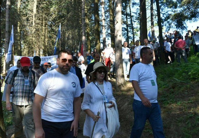 Potpredsjednica FBiH na čelu kolone Marša mira 'Nezuk - Potočari'