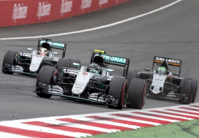Lewis Hamilton dominantan na prvim treninzima, Rosberg ostao u garaži