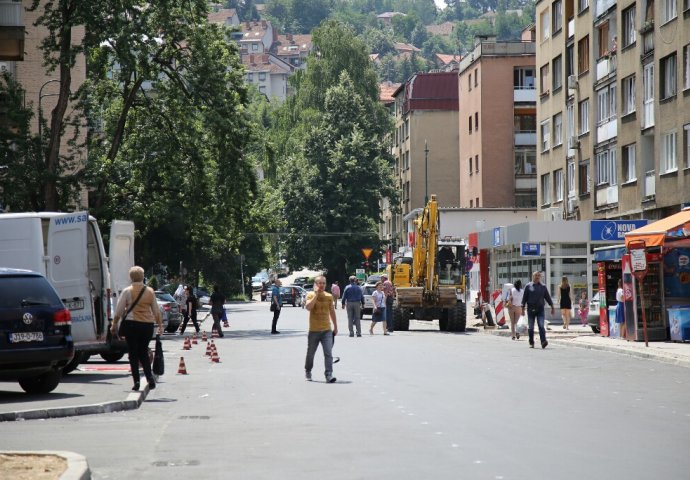 Predizborno vrijeme u Sarajevu: Radovi na cestama, prašina, gužve i nada da će uskoro proći