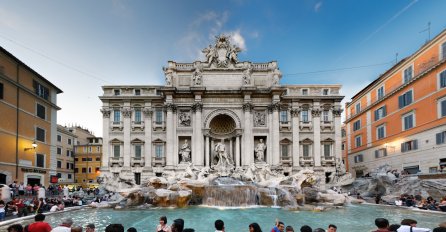U fontanu Trevi se dnevno baci 3.000 eura: Evo gdje taj novac završi (VIDEO)