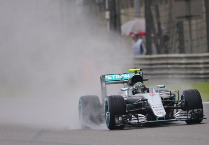 Rosberg ipak kažnjen, ostao mu samo bod prednosti