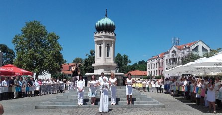 Tuzlaci odali počast žrtvama genocida u Srebrenici