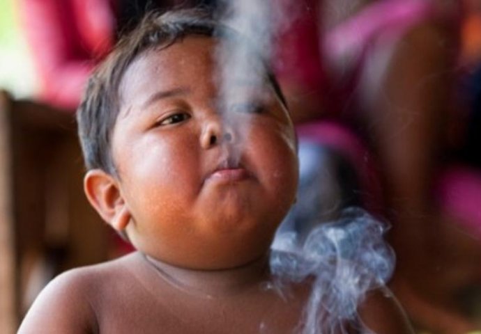 Sjećate li se dječaka koji je pušio 40 cigareta dnevno? Evo kako izgleda nakon 8 godina (FOTO)