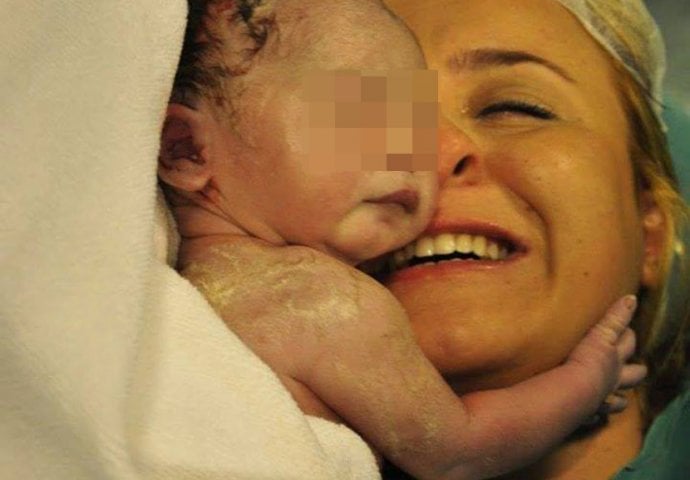 Fotografija majke i tek rođene bebe će vas raznježiti do suza