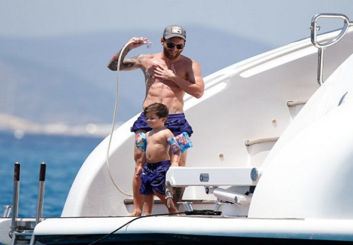 Raj za ženske oči: Leo Messi uživa u odmoru