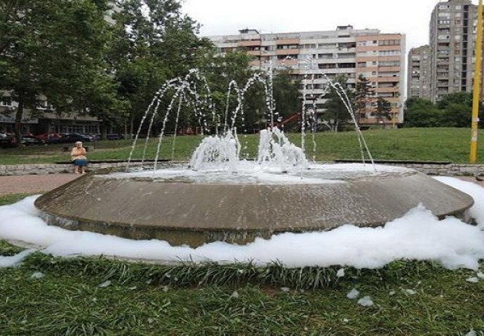 Vandalizam u Tuzli: Ubačen šampon u fontanu na Slatini