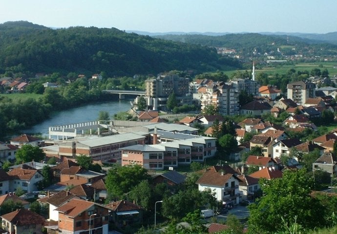 Dok Bosnom hara bijela kuga, iz Krajine mladi bježe u bijeli svijet