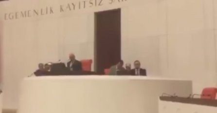 Ovo je trenutak kada je bomba pogodila turski parlament (VIDEO)