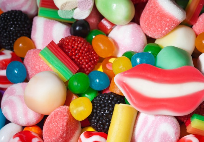 5 znakova da jedete previše šećera