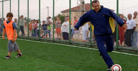 Turski predsjednik se okušao u fudbalu: Redžep kao Maradona