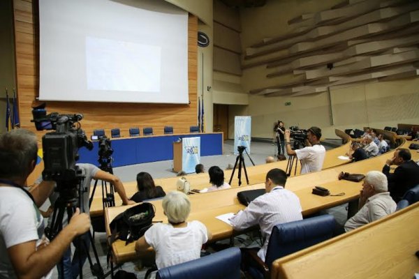 5d52eaac-9314-4f94-80f5-46215c09b7ee