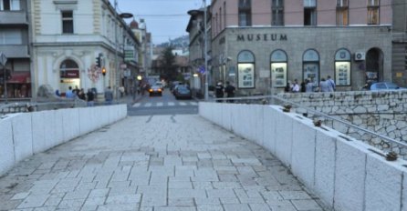 Ženska osoba ranjena na Latinskoj ćupriji van životne opasnosti