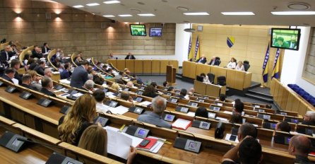 Parlament Federacije BiH: Preglasavanje HDZ-a, ili "iscenirana predizborna kriza"?