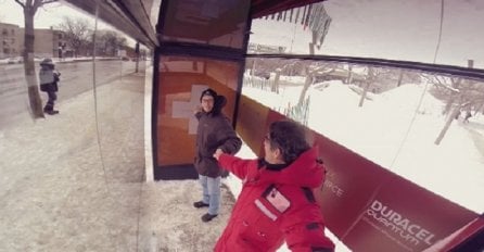 Mislili su da su ušli u jednu običnu autobusku stanicu, no grdno su se prevarili (VIDEO)