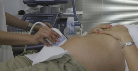 Buduća mama se šokirala kada je na snimku bebe u utrobi vidjela ovaj lik (VIDEO)