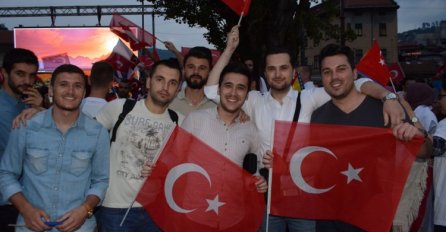U Sarajevu skup podrške turskom narodu nakon pokušaja puča u toj zemlji