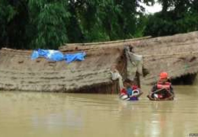 U Indiji i Nepalu u poplavama poginulo 150 osoba