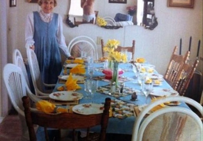 Ne dozvolite sebi ovakav blam: Prilikom slikanja ne zaboravite da postoji odraz u ogledalu!