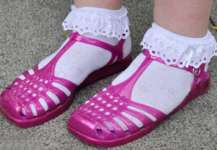 Nekada u našim prodavnicama: Obuća koju smo voljeli (FOTO) 