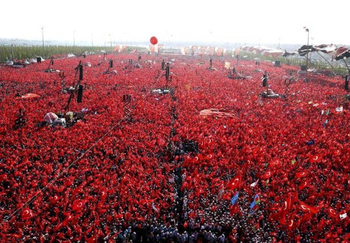 Erdogan: Turski narod je dokazao da je dovoljno moćan