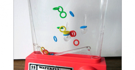 Prstenčiće koji plivaju po vodi trebalo je nabaciti na kuku: Sjećate li se ove igre?