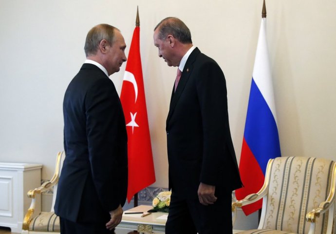 Erdogan se sastao sa Putinom, zahvalio mu na telefonskom pozivu nakon puča