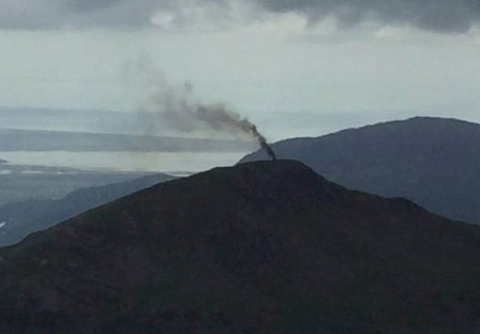 "Kraljevski" helikopter sletio na planinski vrh i izgorio 