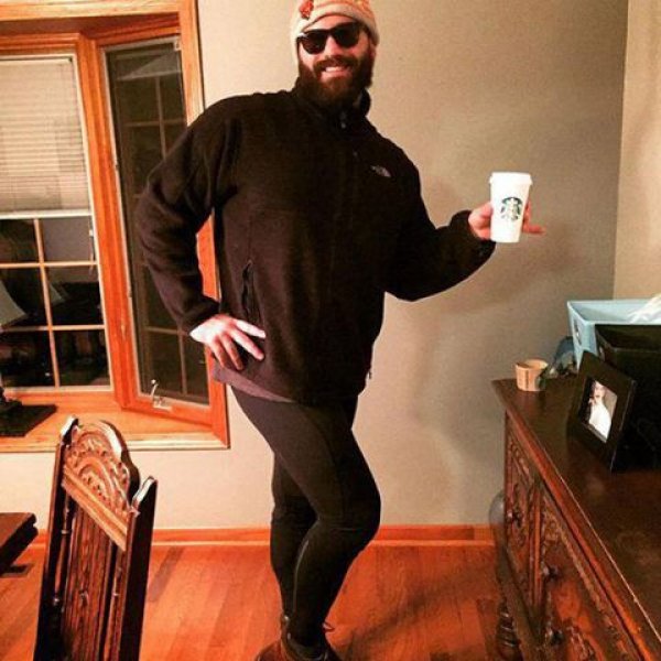 guys-imitate-girls-on-instagram-13