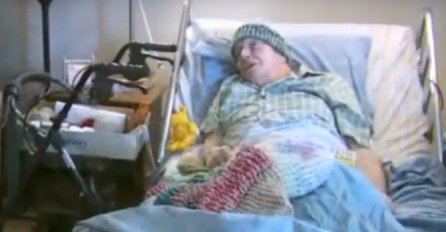 NEVJEROVATNO: Ima 91 godinu i u bolničkom krevetu plete kape za beskućnike, jer ne želi biti beskoristan