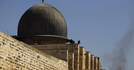 Oko 300 Jevreja upalo u kompleks džamije Al-Aqsa
