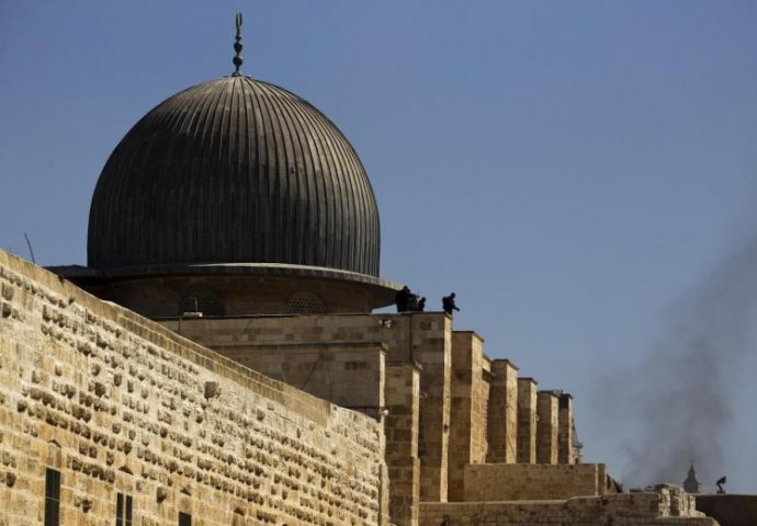 Oko 300 Jevreja upalo u kompleks džamije Al-Aqsa