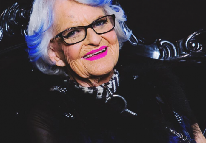 Naziva se "zločestom bakicom" i ima preko 2 miliona pratitelja na Instagramu 