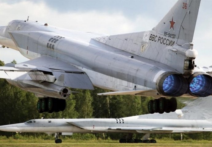 Ruski strateški bombarderi Tu-22M3 stacionirani u Iranu 