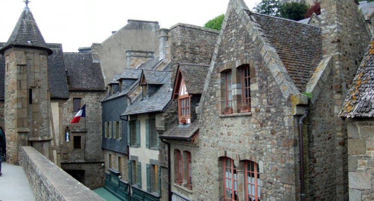 mont-saint-michel-village