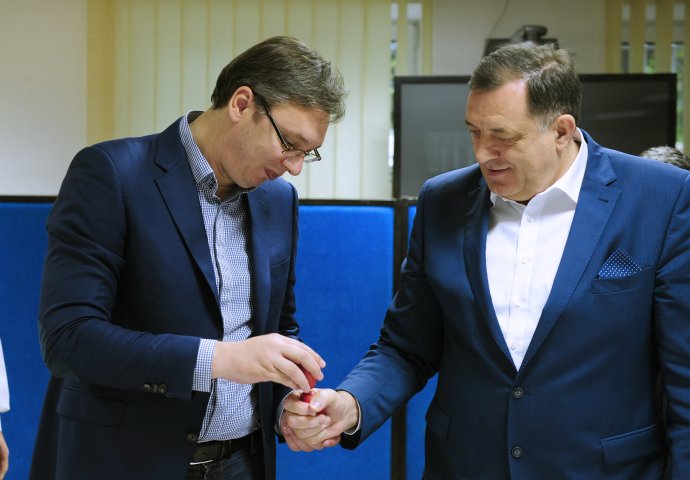 Vučić će od Dodika tražiti otkazivanje referenduma!?