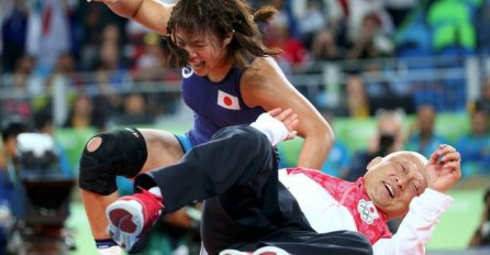 Japanka postala hit na društvenim mrežama: Uzela zlato pa prebila trenera  