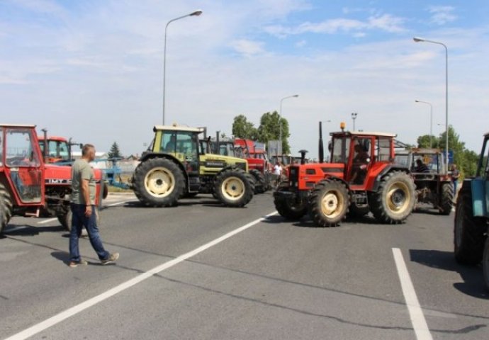 Orašje: Poljoprivrednici prijete blokadom graničnog prijelaza