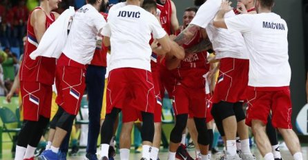 Kalinić ovom fotografijom iz svlačionice usijao društvene mreže